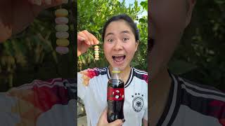 Thử thách nhắm mắt uống nước cam và nước fanta cùng cocacola siêu ngon của ba chị em😂 #shorts