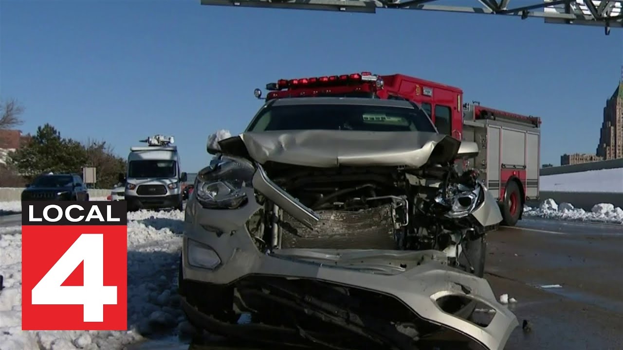 Metro Detroit drivers deal with snowy road conditions after winter ...
