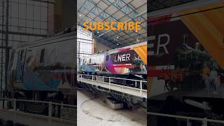 91105 on the turntable in York NRM #ltv #trains #class91 #york 91105 on the turntable in York NRM #ltv #trains #class91 #york