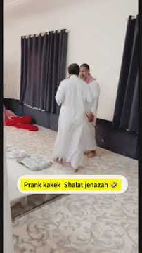KAKEK INI DI PRANK SHOLAT JENAZAH 🤣🤣🤣 #saudiarabia #prankvideo