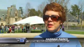 Hundreds Hunt for Eggs at the Biltmore Estate