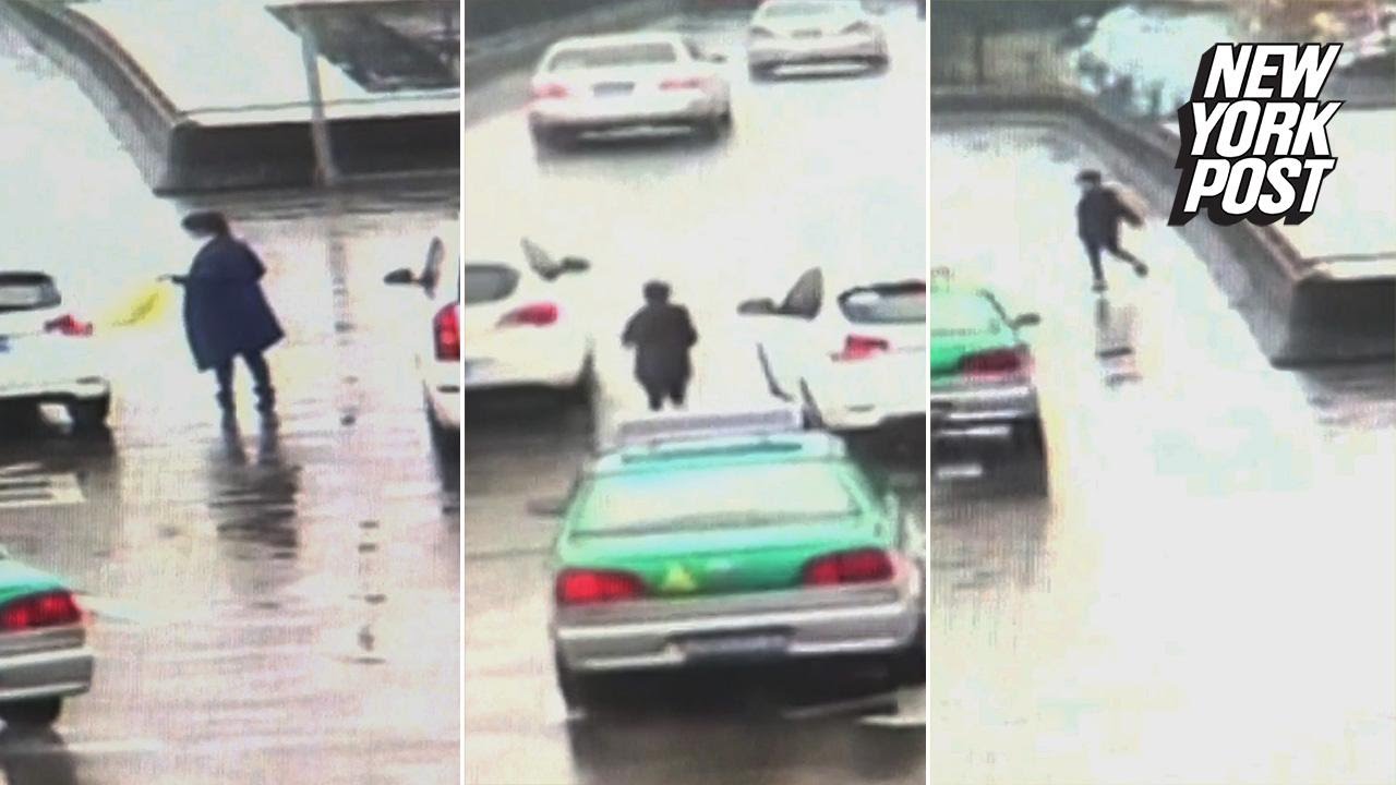 ny post mets Mom of the year leaves her child on a busy street in China