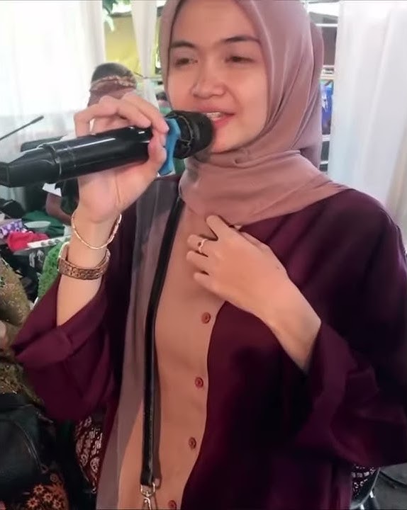 Story wa cewek cantik berjilbab nyanyi suara merdu