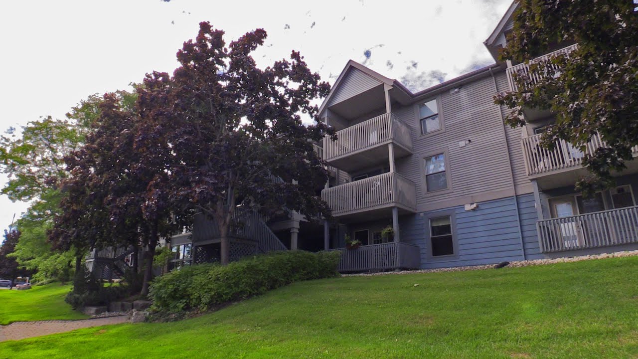 2010 Cleaver Ave unit 322 Burlington | (c) 1988 - 2016 Axiom Film & Video Productions