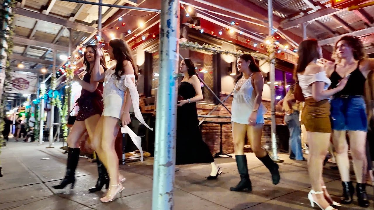Greenwich Village 12 AM NYC Nightlife Tour 🌆 Stylish Women, Vibrant Crowds & Late-Night Vibes