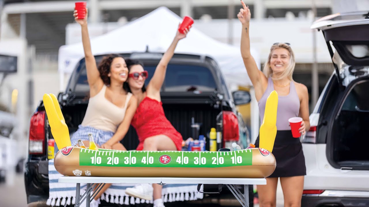 San Francisco 49ers Inflatable Tailgating Buffet - YouTube