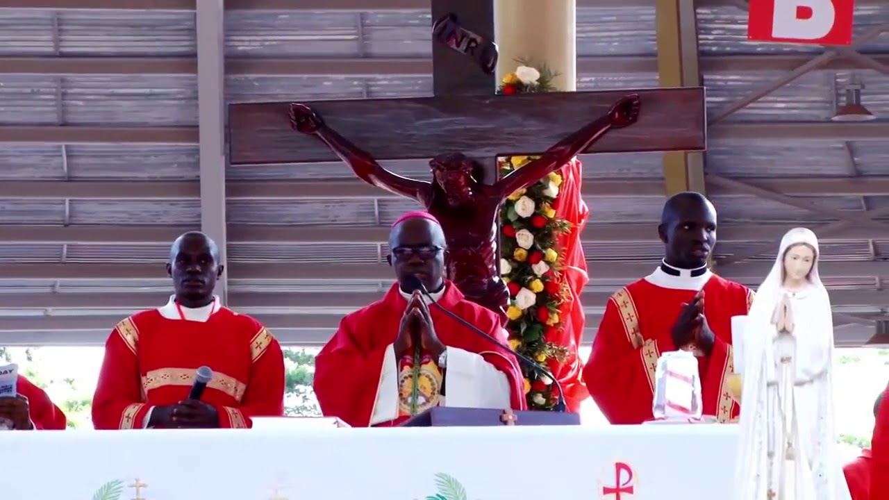 Gloria in excelsis deo by Hoima Diocesen choir