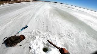 Рыбалка по последнему льду.Ледоход на Енисее.