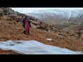 Strong storm : The risk of the cave falling on the head of the mother and her daughters😱😥