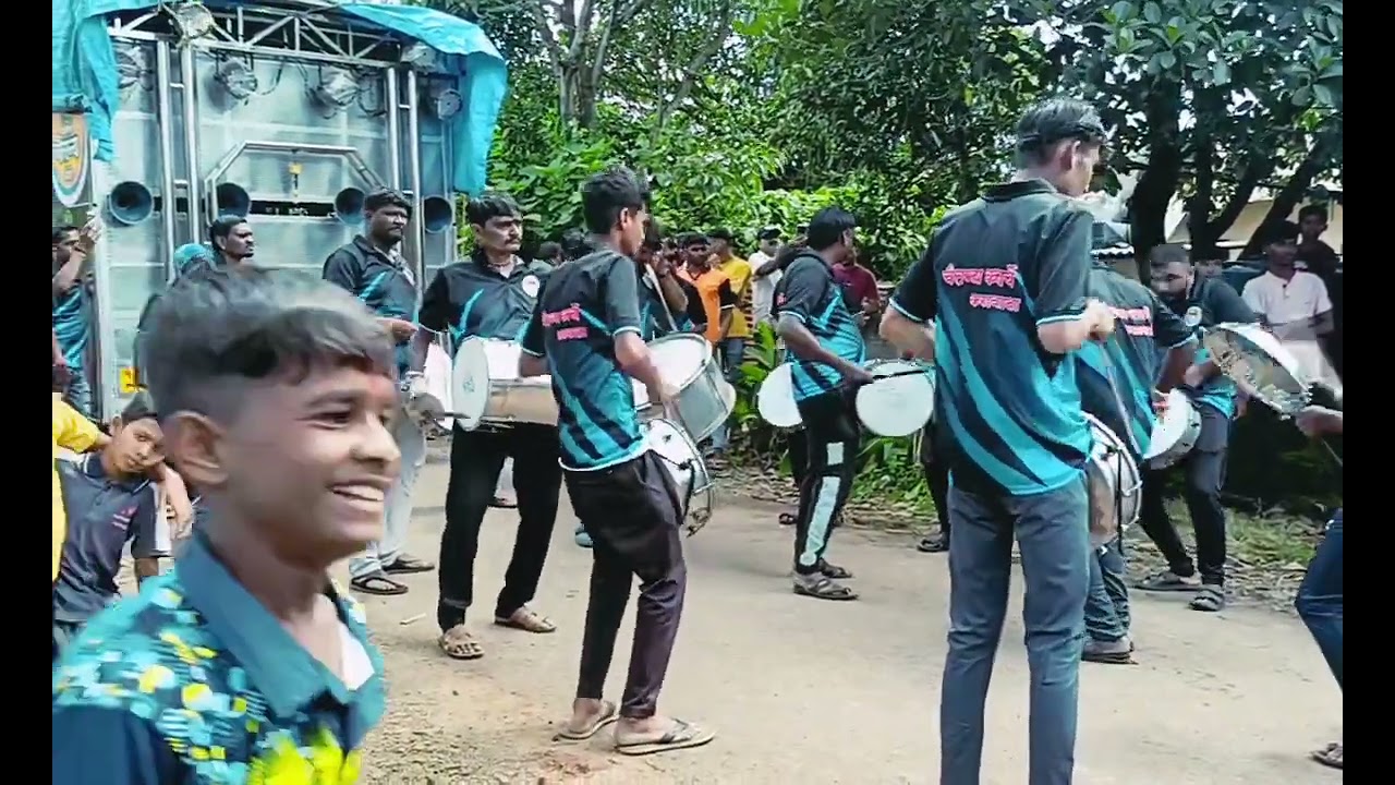 Ankhen To Kholo Swami .chaitanya banjo karve ..mo9921444103..8484885087