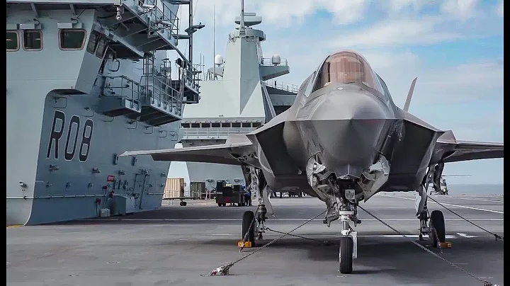 F-35 Lightning jets land on HMS Queen Elizabeth for the first time 28/09/2018