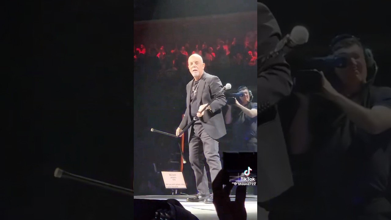 Mira Billy Joel collapses on stage 😯 😢 #music #concert #billyjoel #70smusic #shorts en YouTube