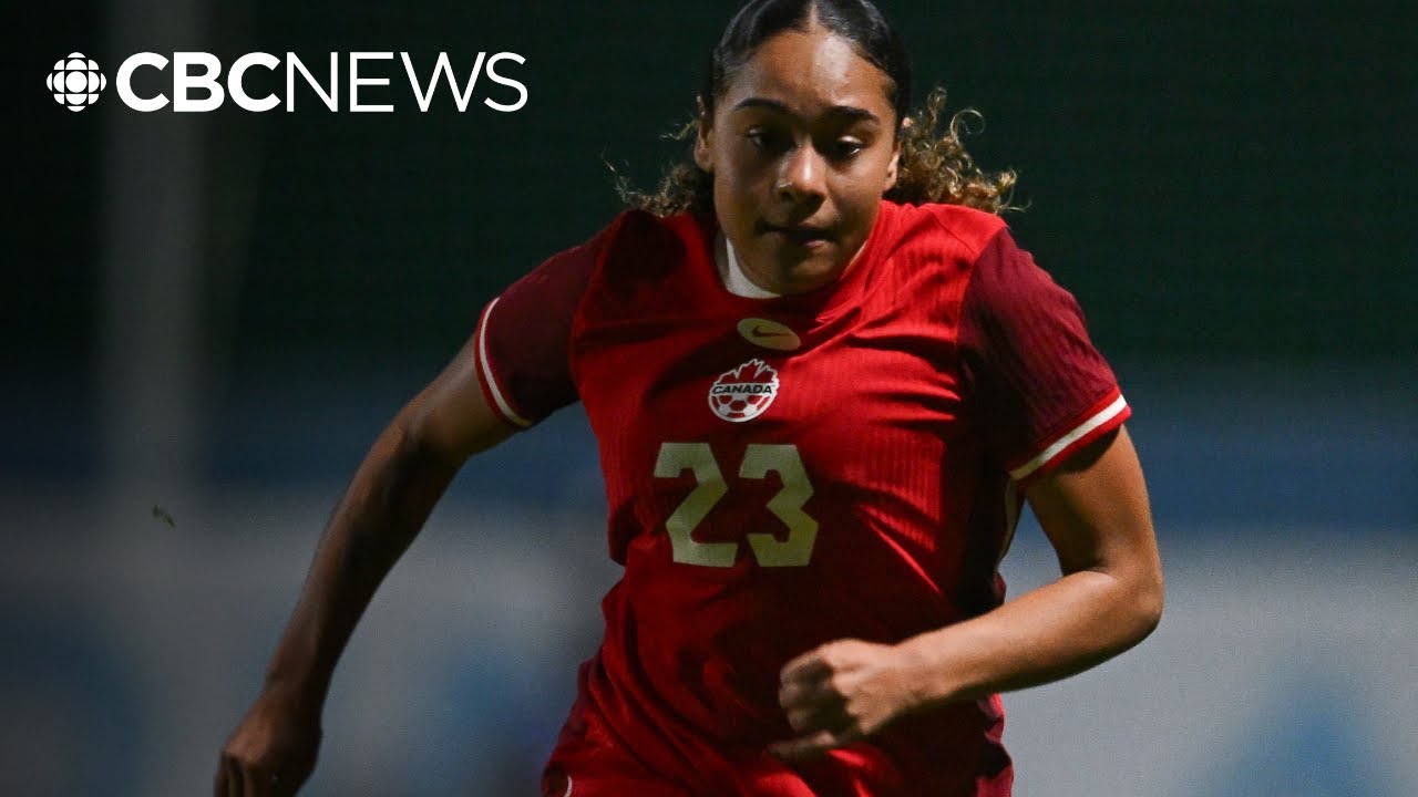 Olivia Smith signs for Arsenal in record-breaking deal