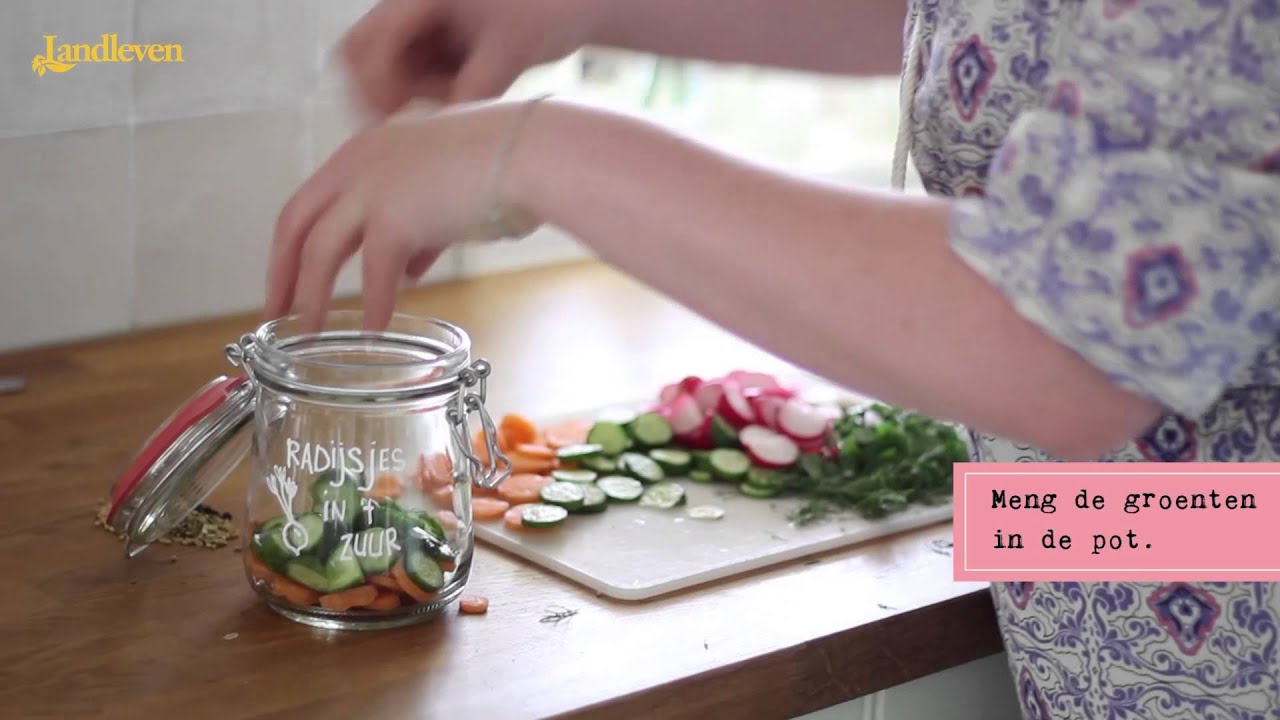 Radijsjes in 't zuur maken YouTube Radijsjes in 't zuur maken YouTube