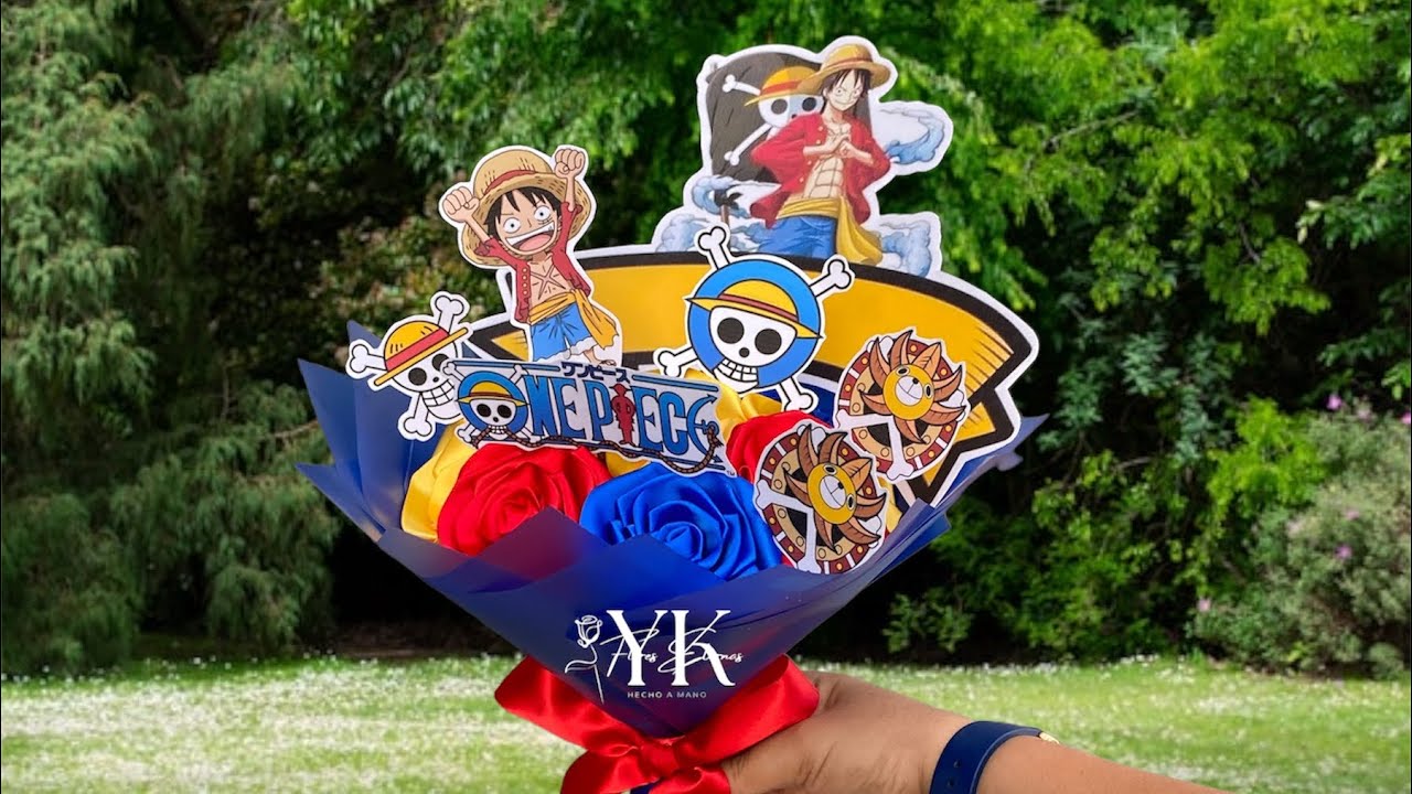 Cómo envolver un ramo de 10 rosas eternas Ramo de one piece - YouTube