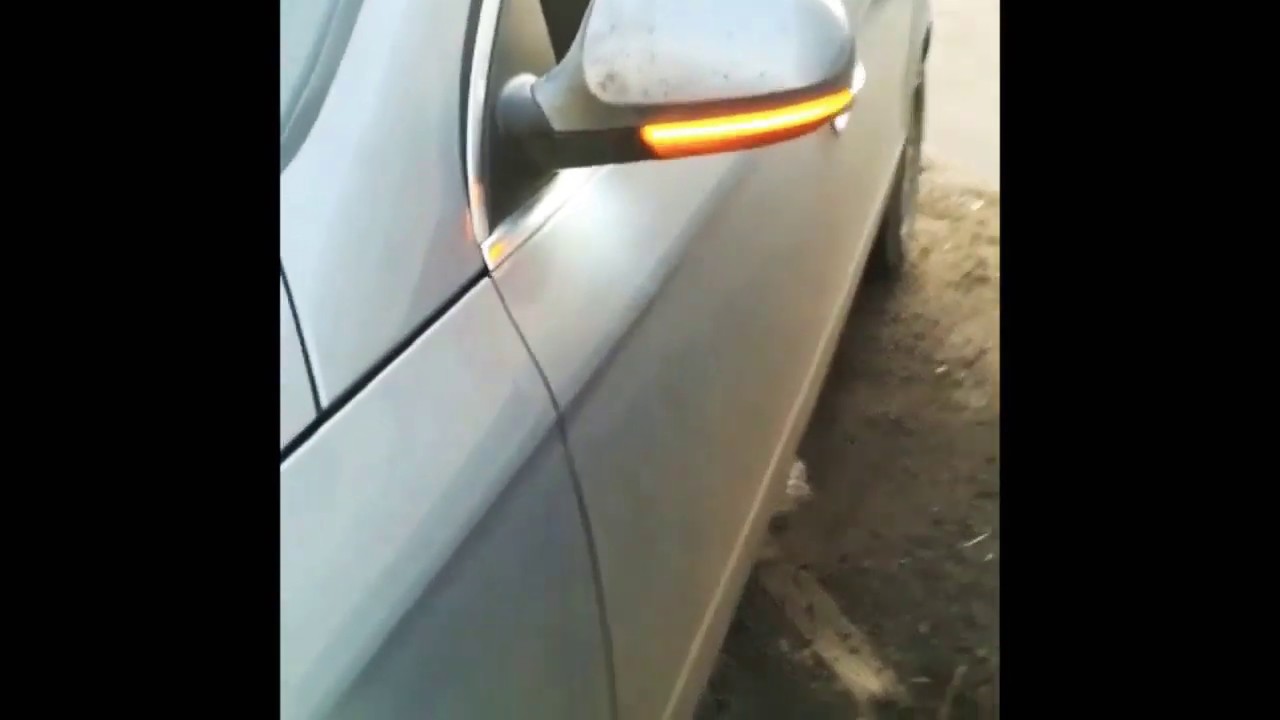 VW Passat Dynamic turn signal light