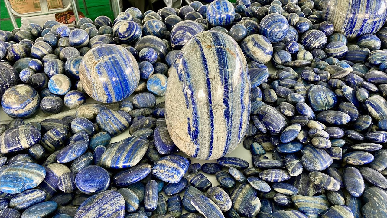 Выставка кварцитовых камней и самоцветов 