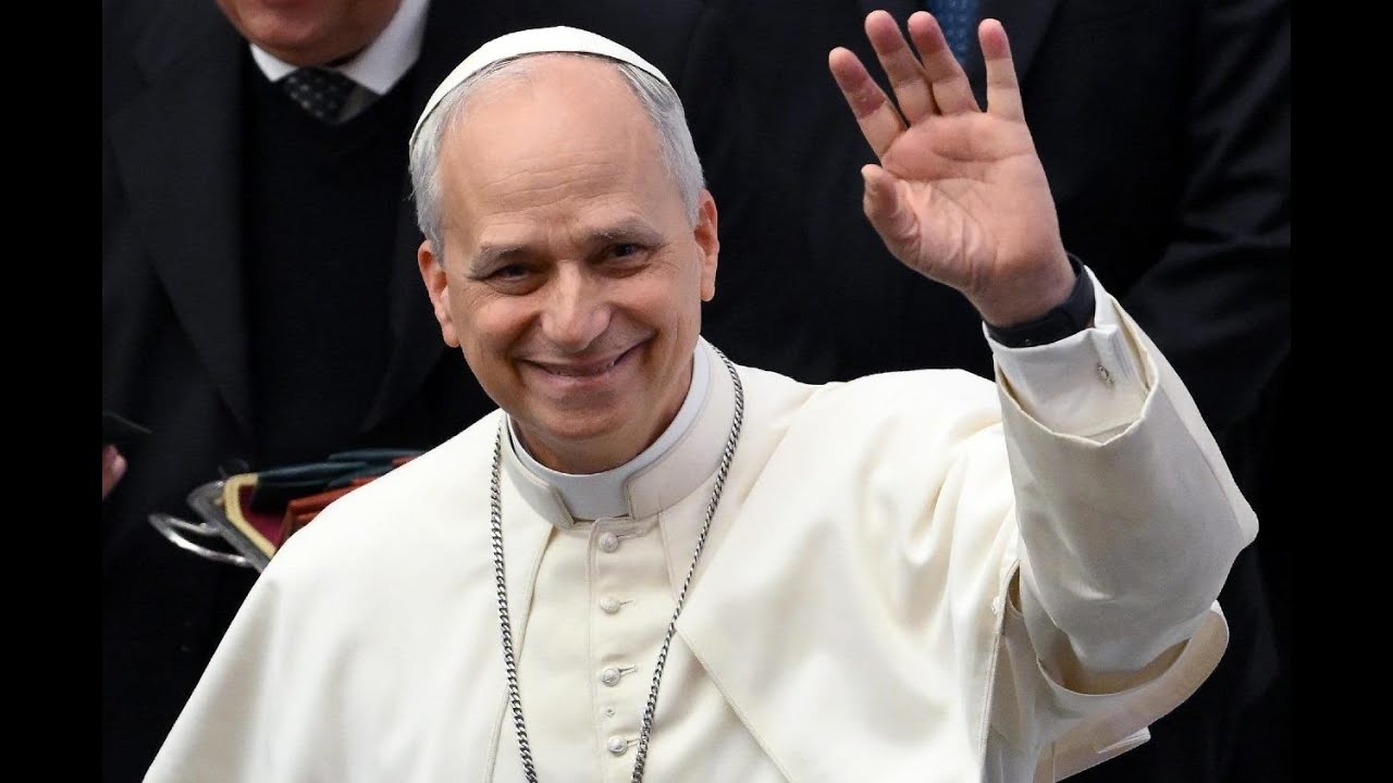 Quelques leçons après l’élection de Léon XIV, 2025, par Arnaud Dumouch /