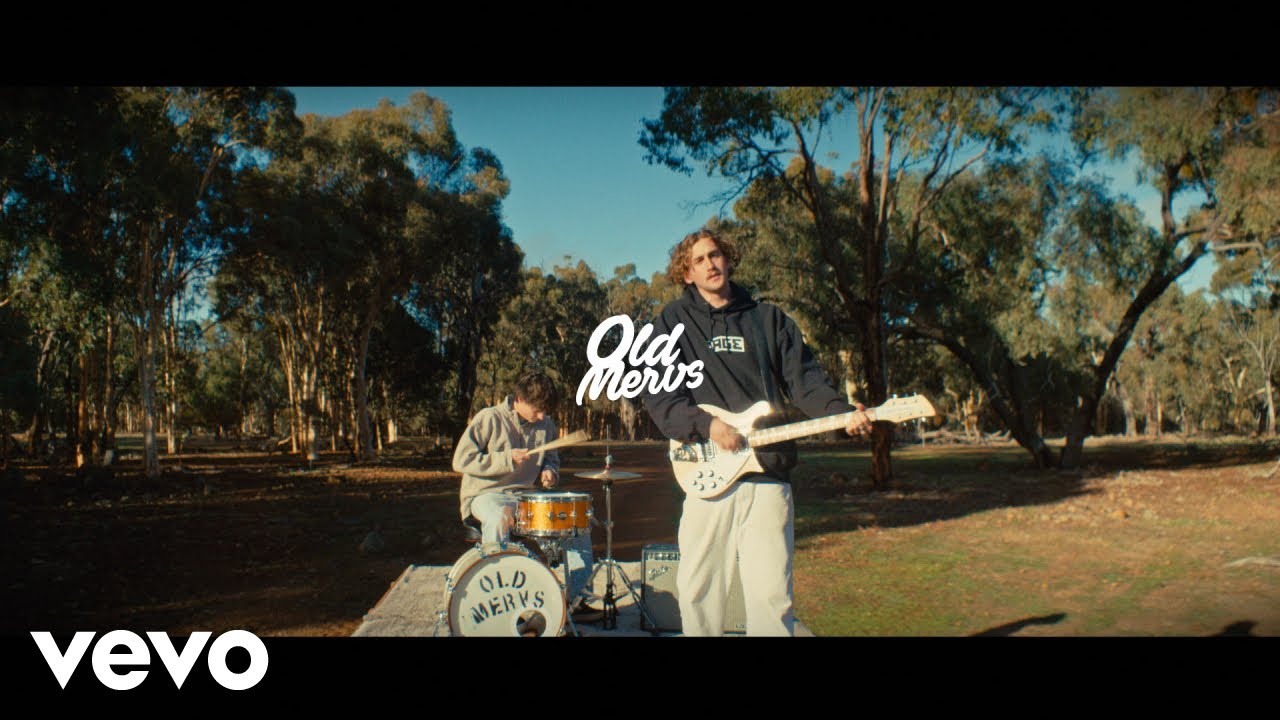 Old Mervs - Hey (Official Video)