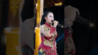 Detik-Detik Kebaya Niken Salindry Melorot Saat Syuting Mbaliko Nong Isun Ciptaan James AP #shorts