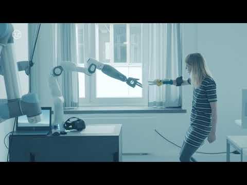 CeTI Robots Plays Rock Paper Scissors