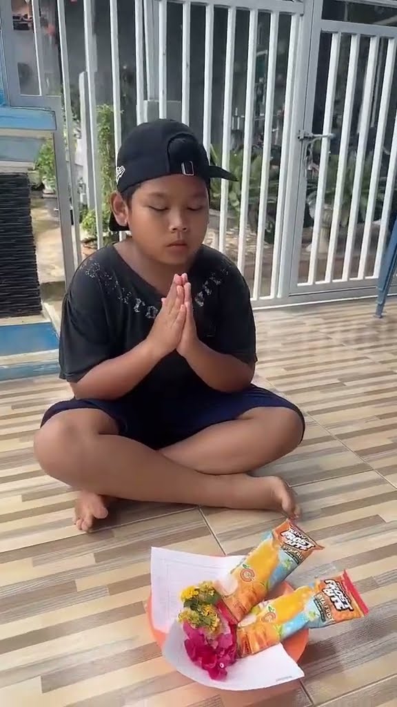 Vidio kocak dan gokil @nyaikembang1nyaikembang1 /Ritual ice cream ??