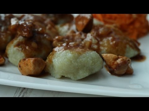 Wideo: Jak Zrobić Knedle Z Surowych Ziemniaków I Smalcu
