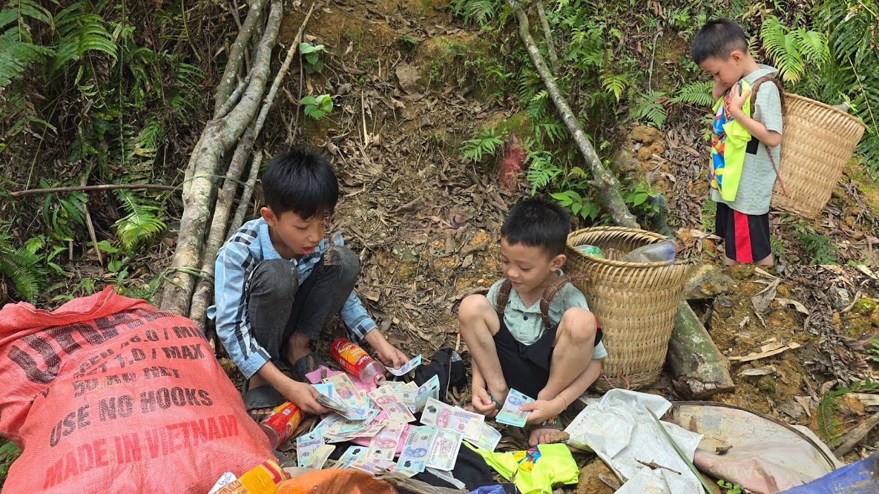 The daily orphan boys when they lack their mother's love must go to make a living through the day