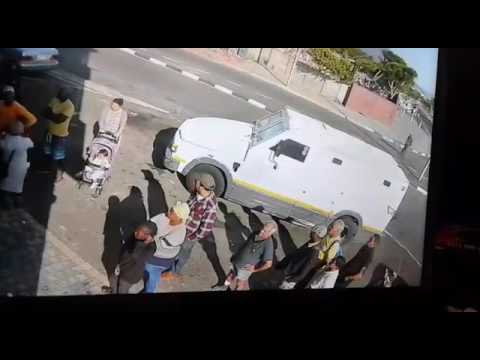 Cash transit heist ,cpt south africa march 2017 - YouTube
