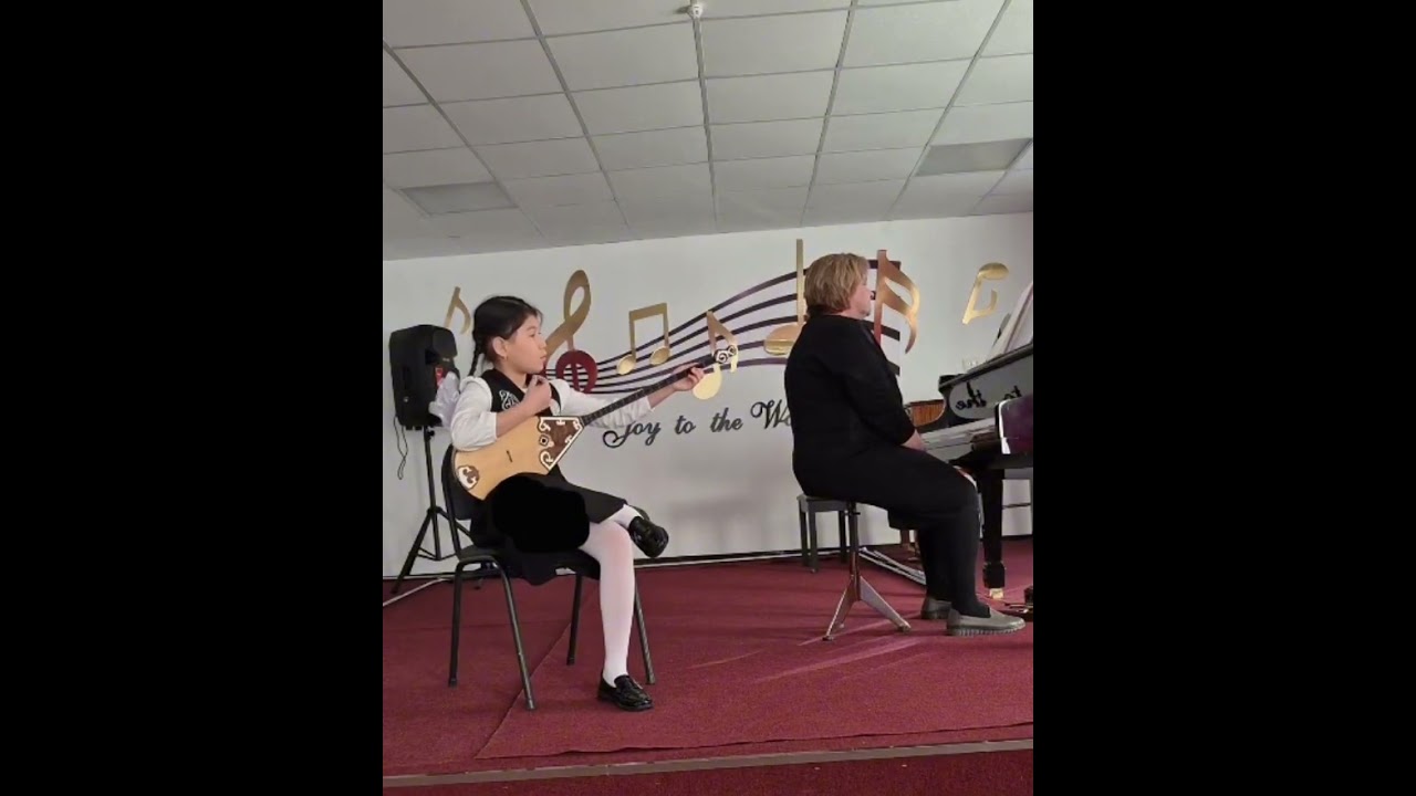 “Би”Тастанов,”Тойбастар”Сейтек.Жетекшісі:Куанышева А,концертмейстер:Плохих М