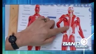 Noite que pernas crônica causa dor doença nas à