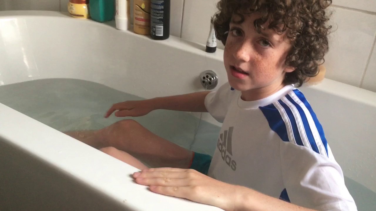 ITS FREEZING! HORRIFIC ICE BATH CHALLENGE!COLD( HYPERTHERMIA) YouTube