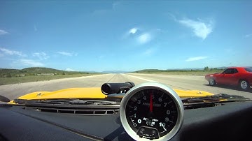 AMC Javelin 401 AMX VS HEMI CUDA