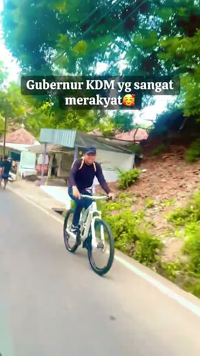 KETEMU KDM NAIK SEPEDA TANPA PENGAWALAN