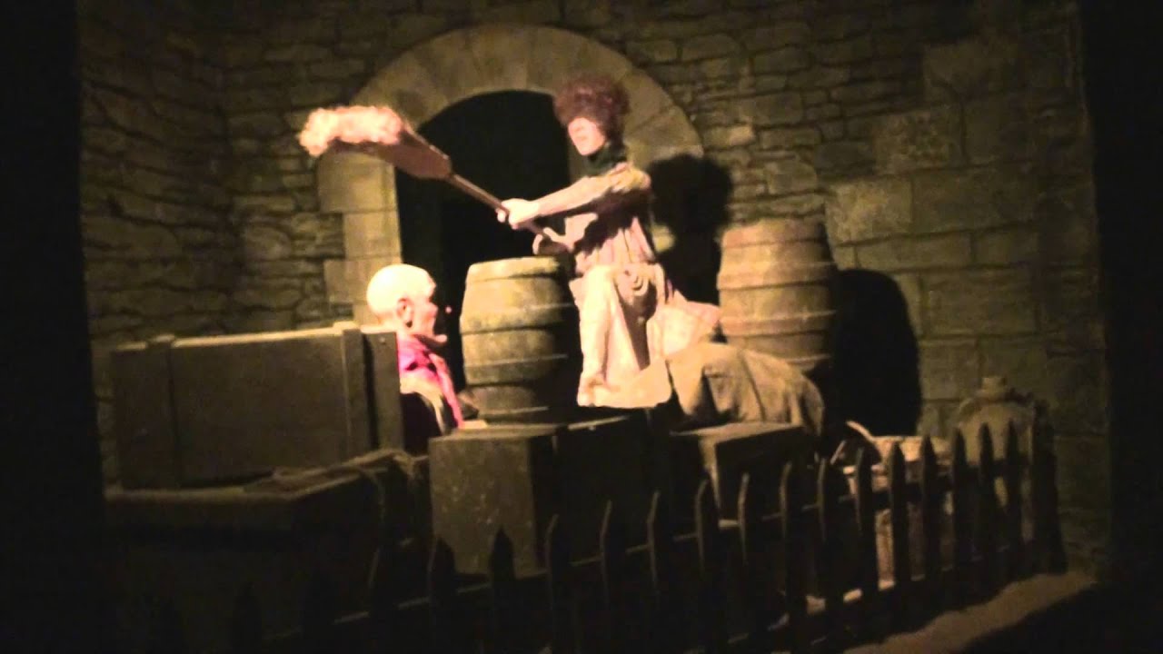 Pirate Adventure Dark Ride POV Boat Ride Pirates of the Caribbean Knock-Off Drayton Manor UK