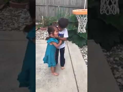 ووعي تنسي ان انا حضنك سرك اخوكي