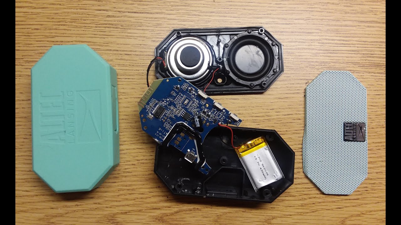 Altec Lansing Mini H2O tear-down. Be careful with the wires.