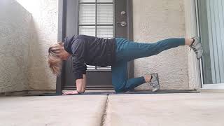tabletop single leg kick outs