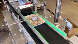 Fully automatiic mushroom packing machine stretch film wrapper