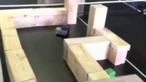 Cubelets Robot Solves a Maze