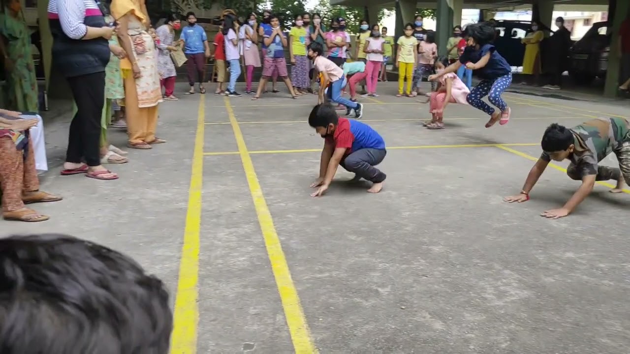 frog race and first prize - YouTube