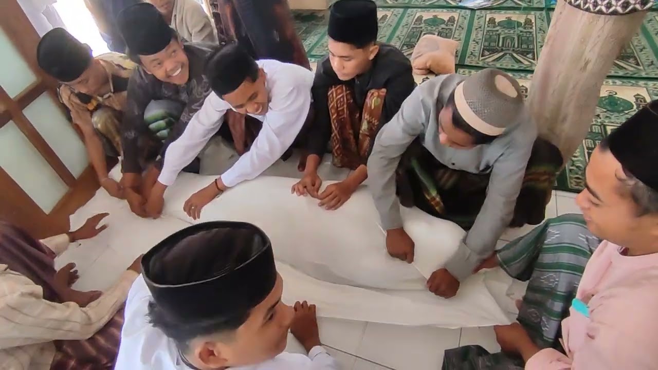 Cara mengkafani mayit Laki-Laki (Bahasa Madura)