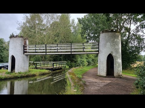 Canal Walk from Fazeley Junction to Drayton Footbridge. 4K UK Walking Tour on the Canal Trail.