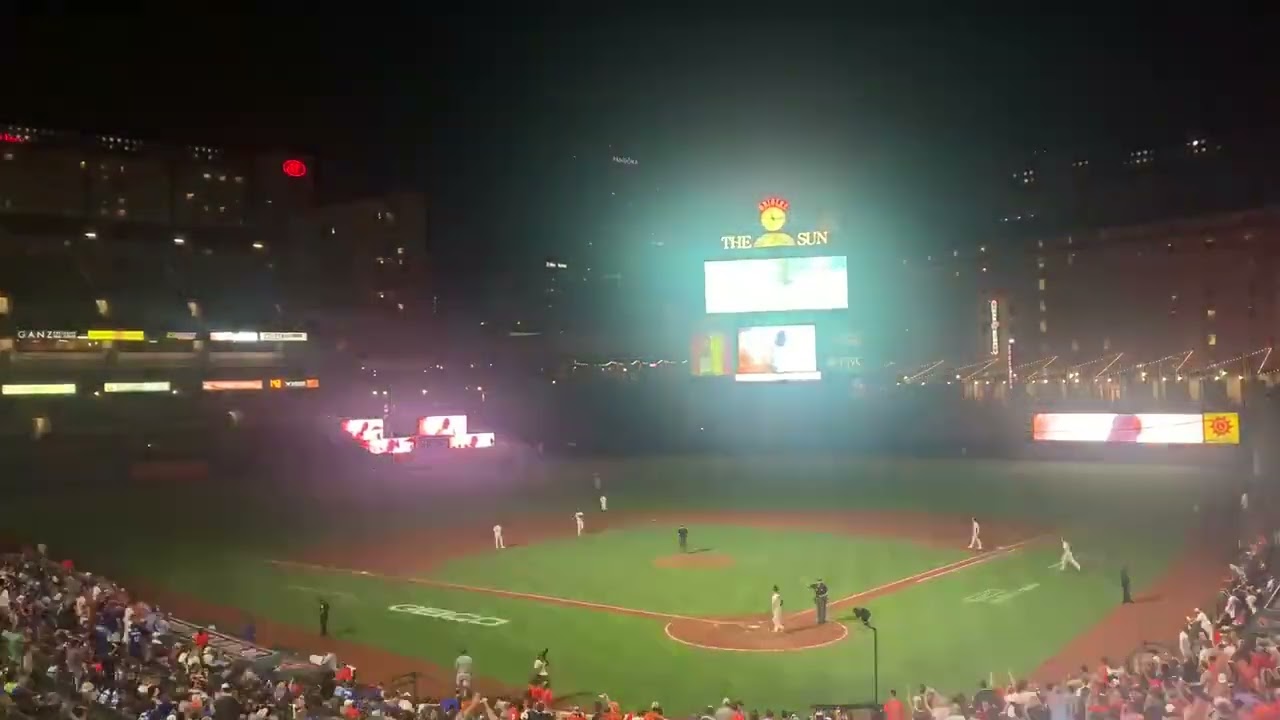 New introduction for Orioles Félix Bautista with Omar's whistle and flashing flood lights #thewire