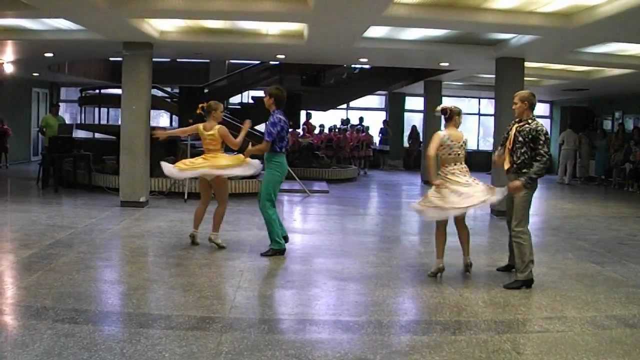 мы танцуем буги вуги слушать. стиляги одежда для танцев. танцовщицы буги вуги. мы танцуем буги вуги слушать. детский танец для малышей буги вуги.