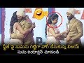 Vijay Devarakonda Hugs Anchor Suma Kanakala | World Famous Lover Pre Release Event | News Buzz