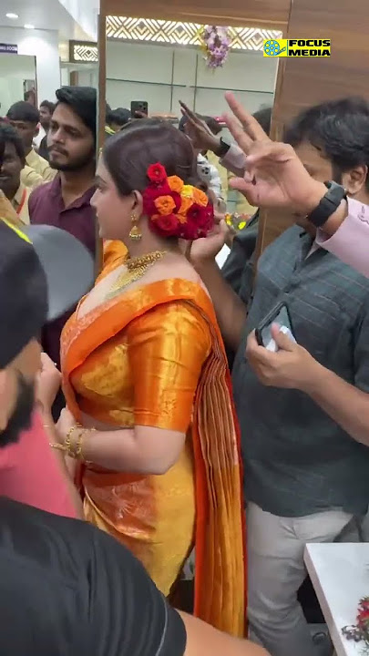 Honey Rose hot big ass 🍑 big boobs