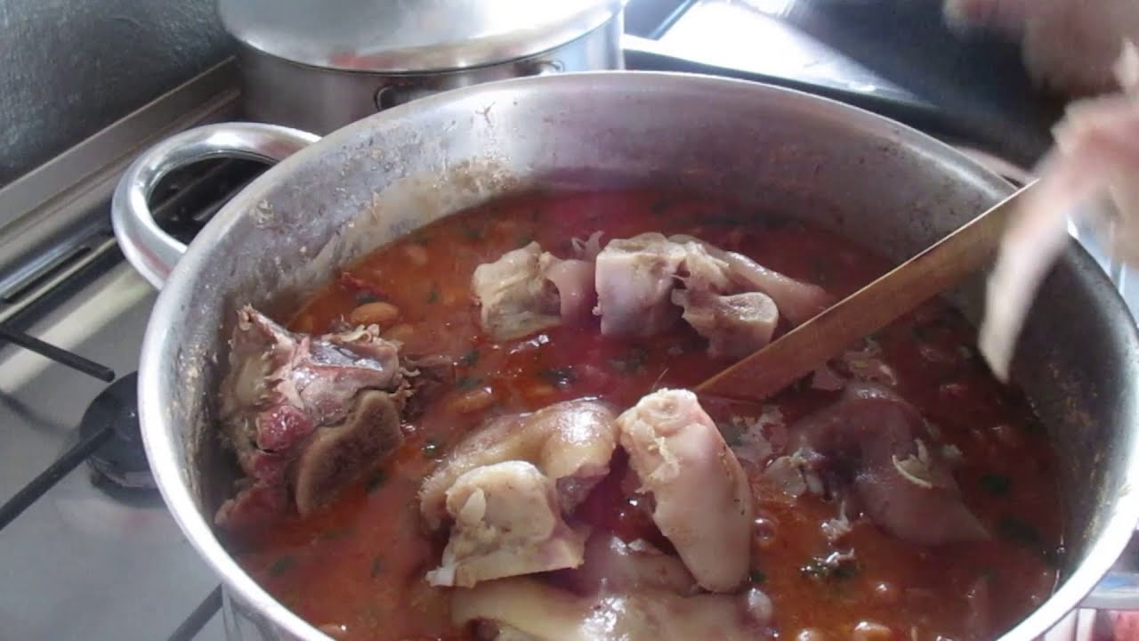 FEIJAO assado a moda dos açores