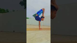 Hand balance 🔱🔥 #yoga #shorts #youtubeshorts