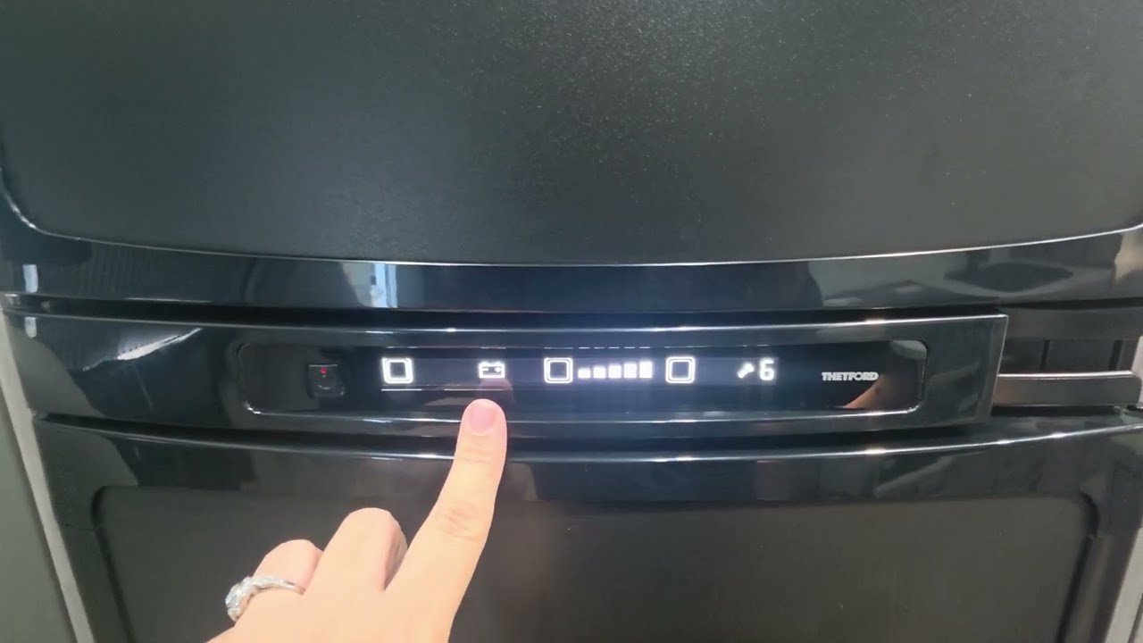 Jayco Conquest 25-3 2024 - How to use the Thetford N4174 fridge - Stop Dreaming, Start Living!